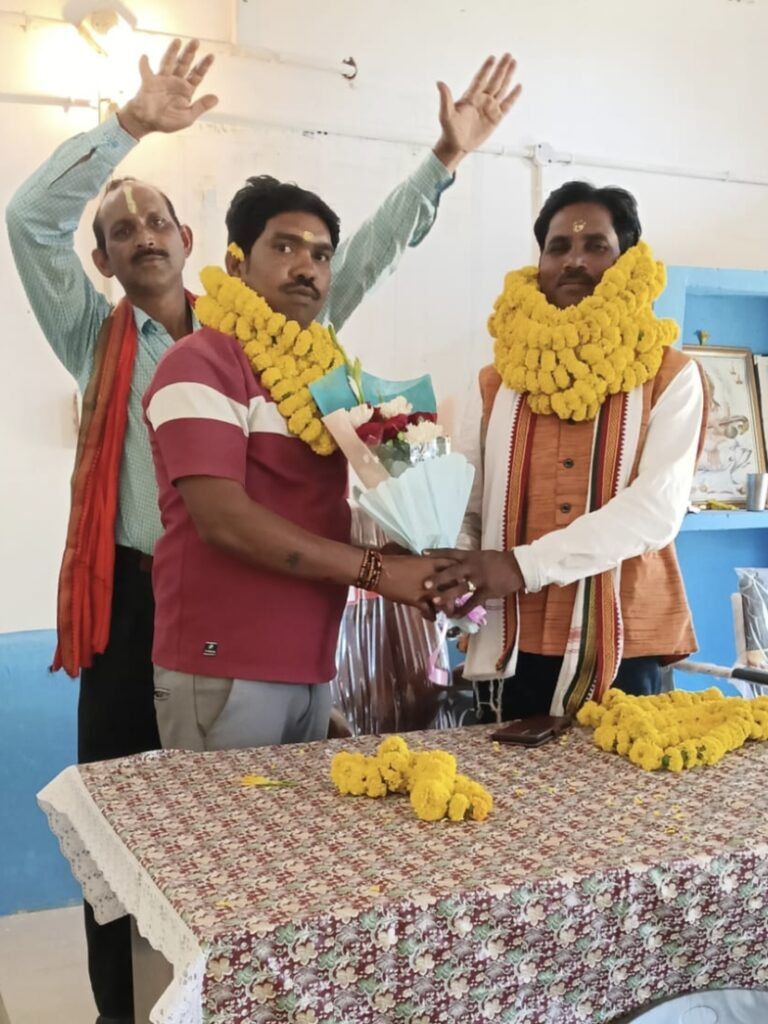 ग्राम पंचायत रघुनाथपुर में नवनिर्वाचित सरपंच व पंचो का हुआ शपथ ग्रहण… 1 IMG 20250303 164733